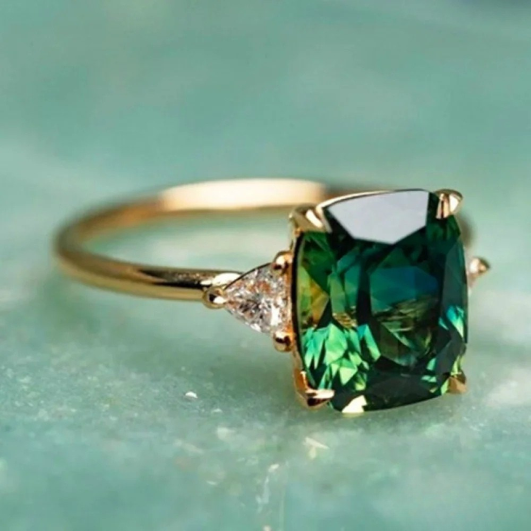 Green Zirconia Ring in Gold